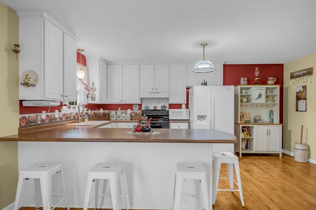 502 Bob Hollow Rd, Burns, TN 37029