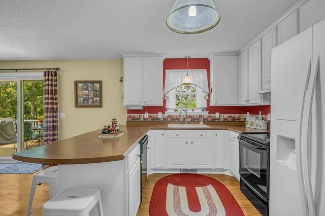 502 Bob Hollow Rd, Burns, TN 37029