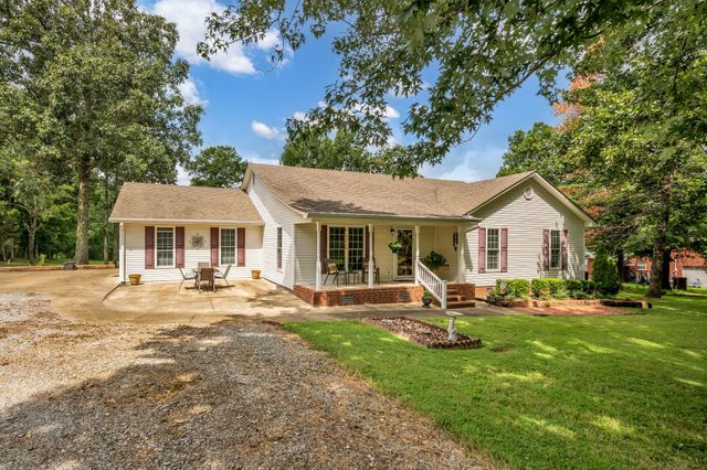 502 Bob Hollow Rd, Burns, TN 37029