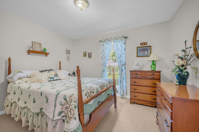 502 Bob Hollow Rd, Burns, TN 37029