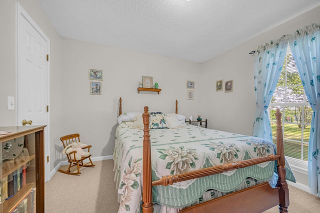 502 Bob Hollow Rd, Burns, TN 37029