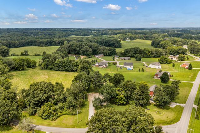 502 Bob Hollow Rd, Burns, TN 37029