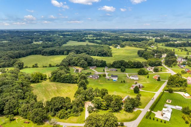 502 Bob Hollow Rd, Burns, TN 37029