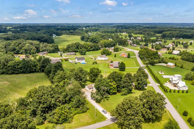 502 Bob Hollow Rd, Burns, TN 37029