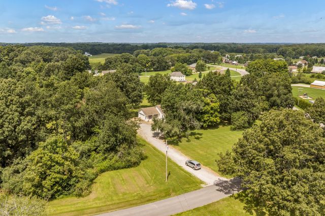 502 Bob Hollow Rd, Burns, TN 37029