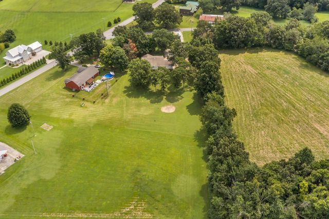 502 Bob Hollow Rd, Burns, TN 37029