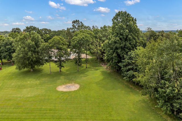 502 Bob Hollow Rd, Burns, TN 37029