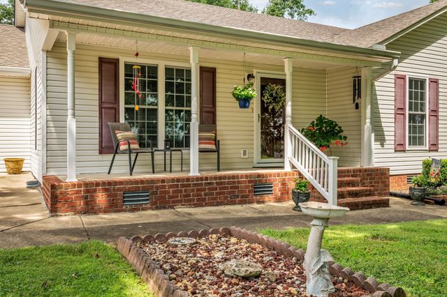 502 Bob Hollow Rd, Burns, TN 37029