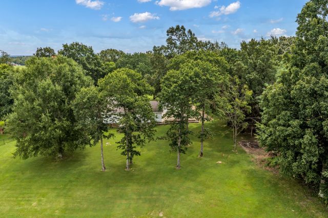 502 Bob Hollow Rd, Burns, TN 37029