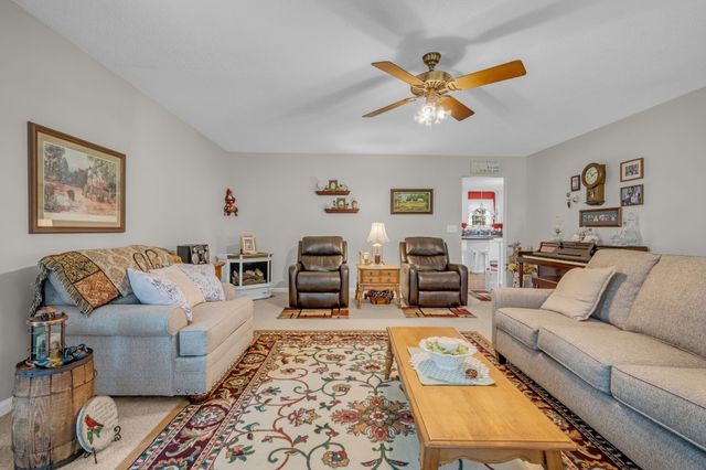 502 Bob Hollow Rd, Burns, TN 37029