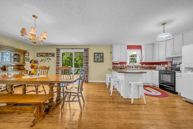 502 Bob Hollow Rd, Burns, TN 37029