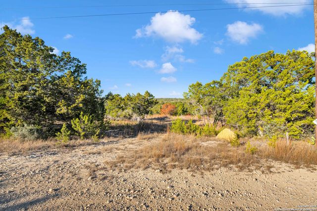 209 WALDEN POND, Bandera, TX 78003