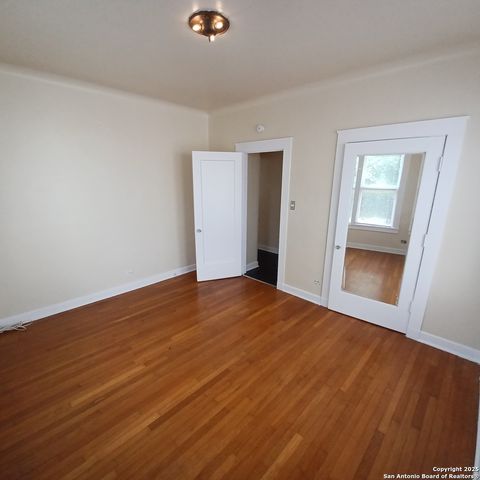 215 W Magnolia Ave Apt C, San Antonio, TX 78212