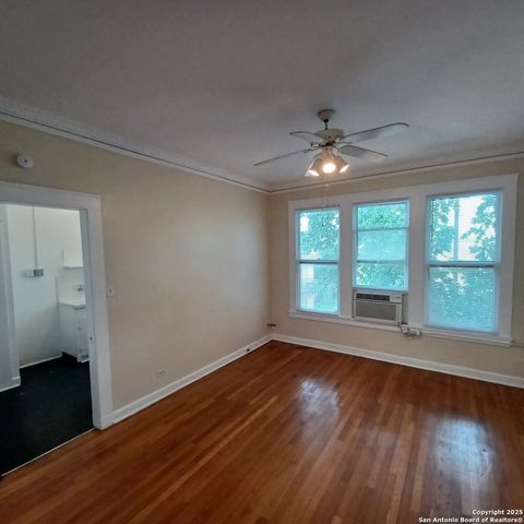215 W Magnolia Ave Apt C, San Antonio, TX 78212