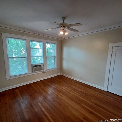 215 W Magnolia Ave Apt C, San Antonio, TX 78212