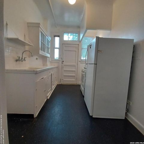 215 W Magnolia Ave Apt C, San Antonio, TX 78212