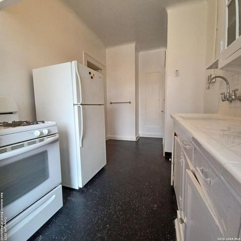 215 W Magnolia Ave Apt C, San Antonio, TX 78212