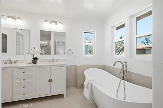 4 Via Jacinto, Rancho Santa Margarita, CA 92688