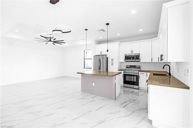 433 Rayford ST, Lehigh Acres, FL 33974