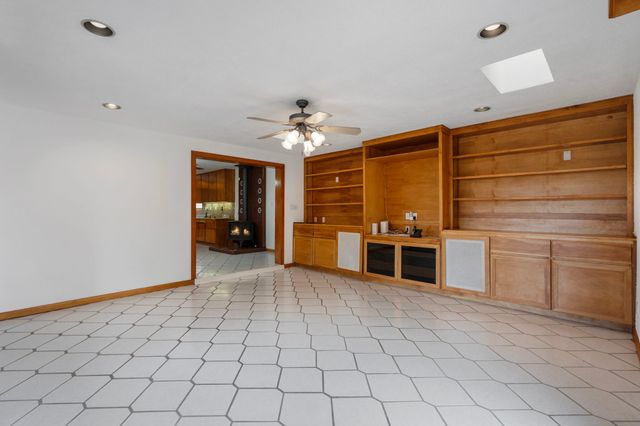 2404 Calle Loma Bonita, Santa Fe, NM 87507