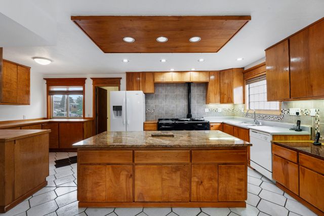 2404 Calle Loma Bonita, Santa Fe, NM 87507