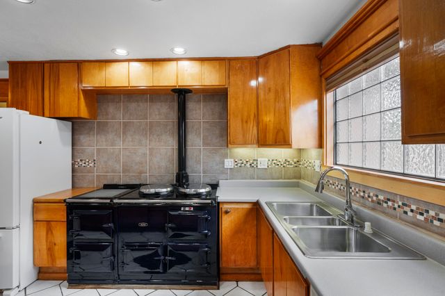 2404 Calle Loma Bonita, Santa Fe, NM 87507