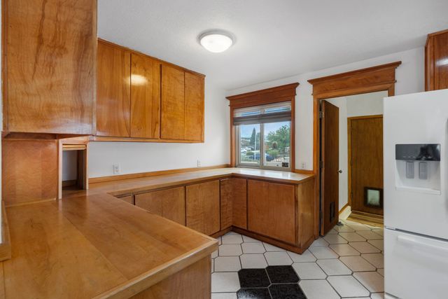 2404 Calle Loma Bonita, Santa Fe, NM 87507