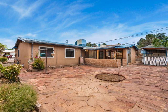 2404 Calle Loma Bonita, Santa Fe, NM 87507
