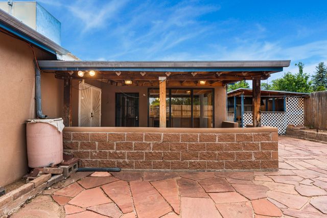 2404 Calle Loma Bonita, Santa Fe, NM 87507