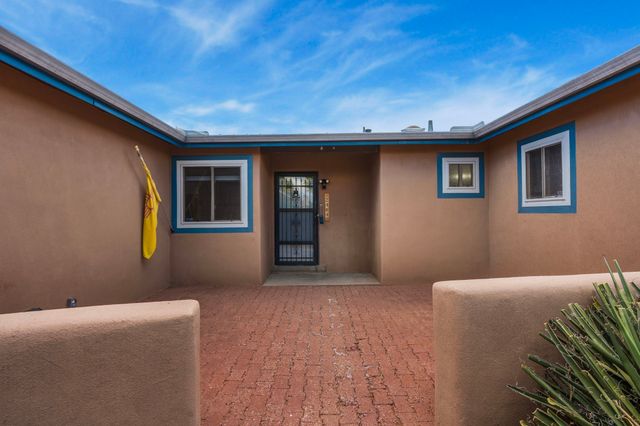 2404 Calle Loma Bonita, Santa Fe, NM 87507