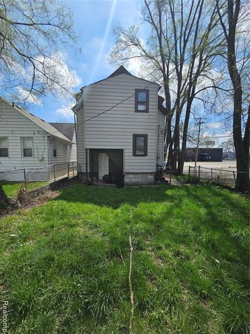 8033 Jackson Avenue, Warren, MI 48089