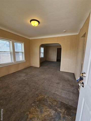 8033 Jackson Avenue, Warren, MI 48089
