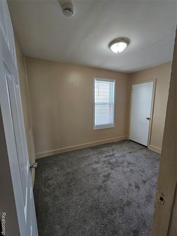 8033 Jackson Avenue, Warren, MI 48089