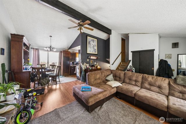 28425 15th Place S, Federal Way, WA 98003