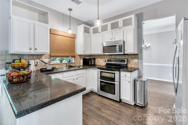 9423 Willow Tree Lane, Charlotte, NC 28277
