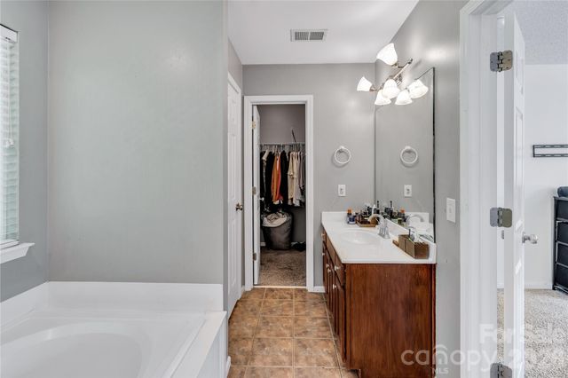 9423 Willow Tree Lane, Charlotte, NC 28277