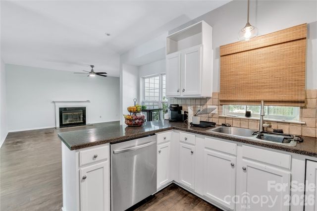 9423 Willow Tree Lane, Charlotte, NC 28277