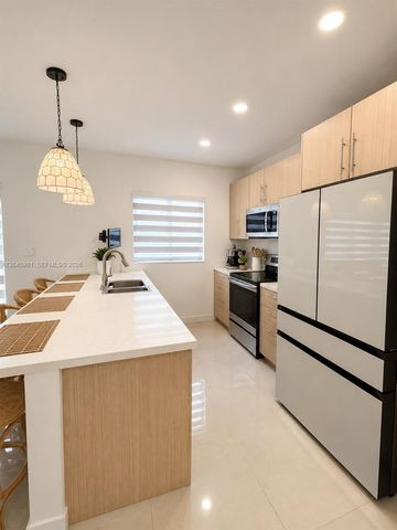 1183 NW 2nd St, Florida City, FL 33034