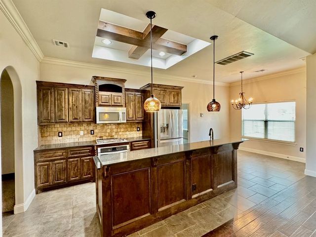 17225 Ridgewood Drive, Edmond, OK 73012