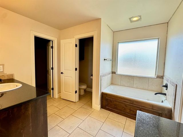 17225 Ridgewood Drive, Edmond, OK 73012