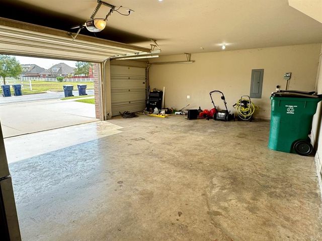 17225 Ridgewood Drive, Edmond, OK 73012