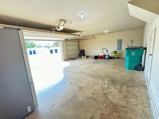 17225 Ridgewood Drive, Edmond, OK 73012