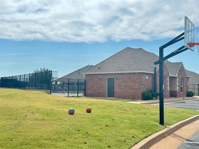 17225 Ridgewood Drive, Edmond, OK 73012