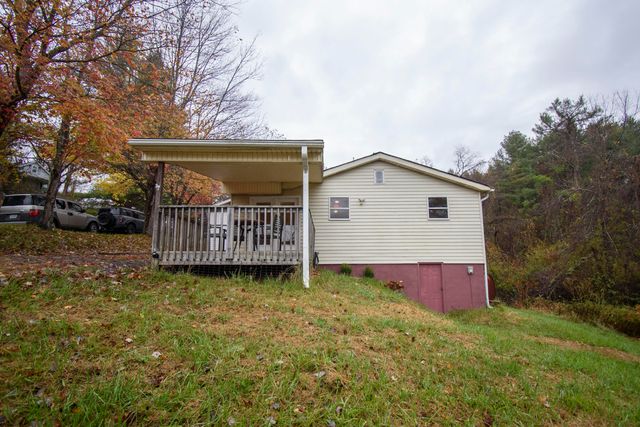 320 Stuart RD, Copper Hill, VA 24079