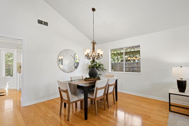 3971 Woodpointe Cir, Sacramento, CA 95821