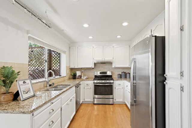 3971 Woodpointe Cir, Sacramento, CA 95821