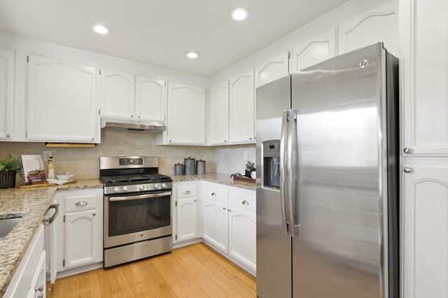 3971 Woodpointe Cir, Sacramento, CA 95821