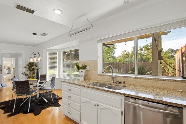 3971 Woodpointe Cir, Sacramento, CA 95821