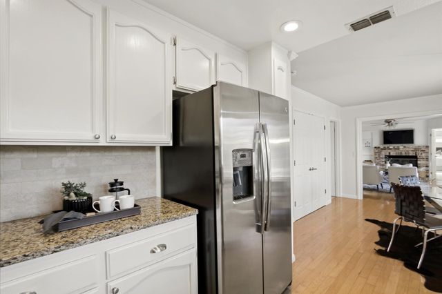 3971 Woodpointe Cir, Sacramento, CA 95821