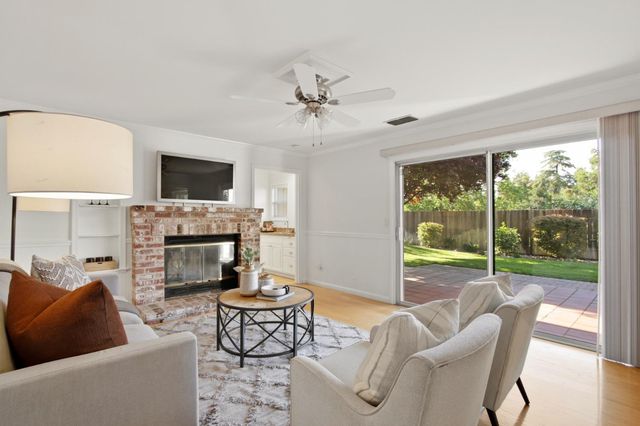 3971 Woodpointe Cir, Sacramento, CA 95821